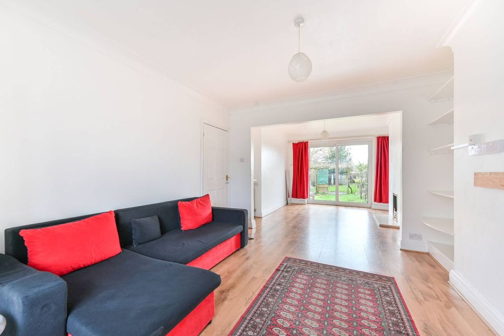 Property photo 2 of 14