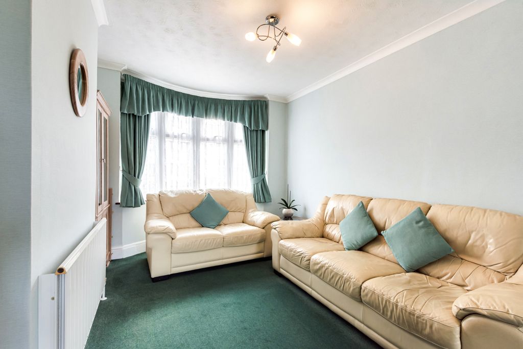 Property photo 2 of 17 Gallery