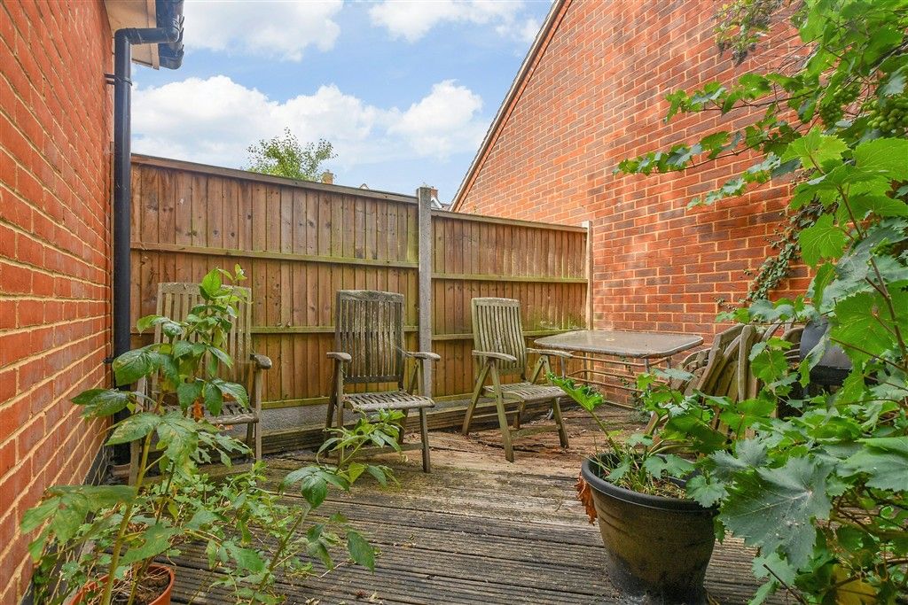 Property photo 2 of 17 Patio / Decking