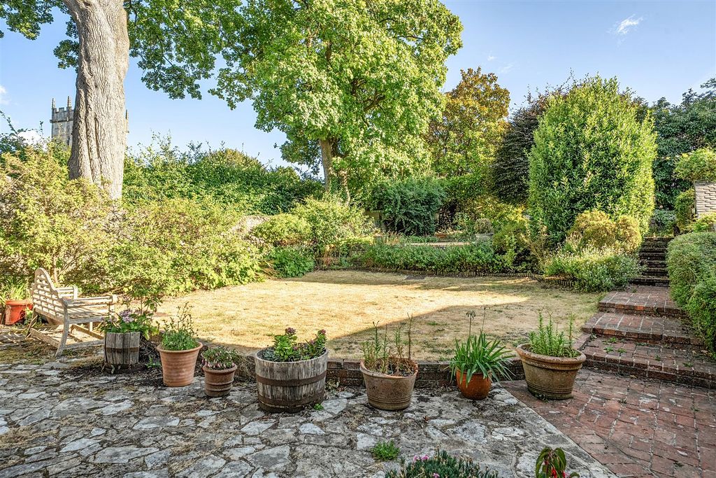 Property photo 2 of 20 Garden