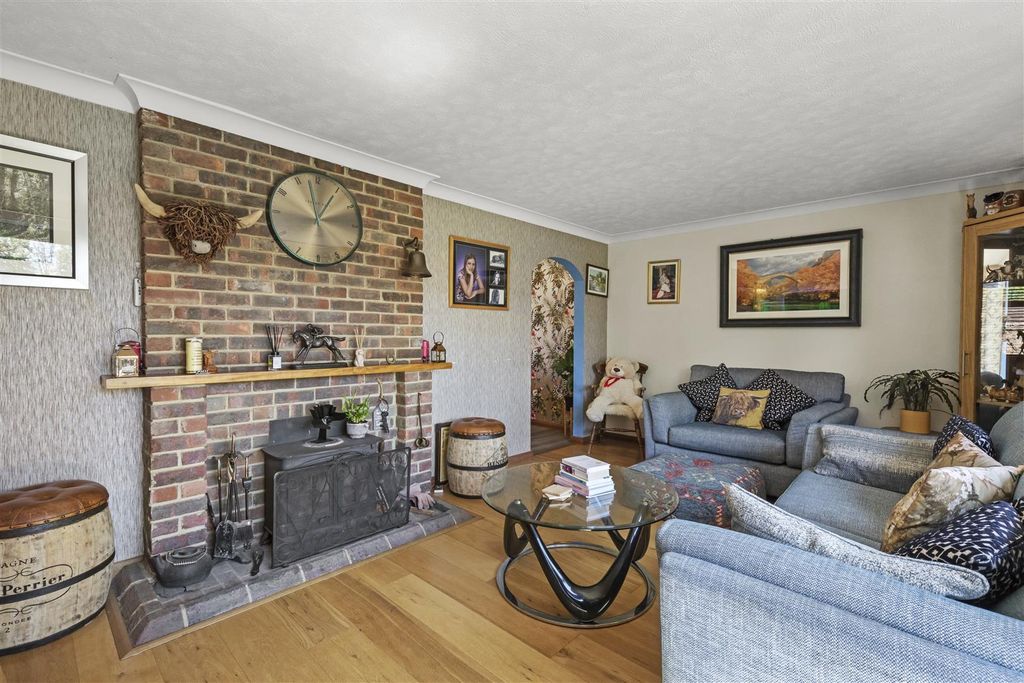 Property photo 3 of 32