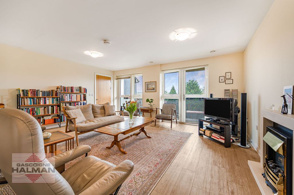 Property photo 3 of 19