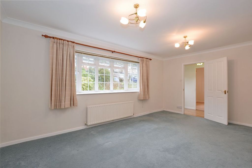 Property photo 2 of 8