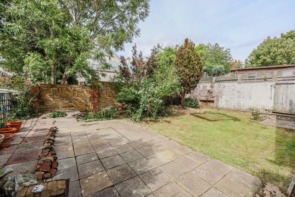 Property photo 3 of 17
