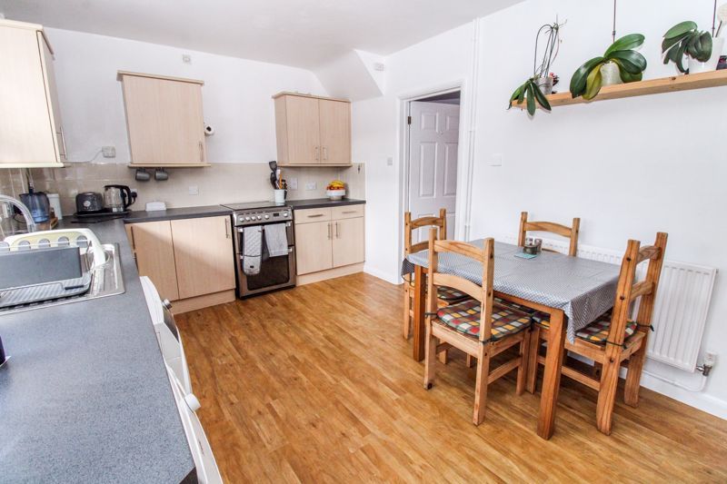 Property photo 2 of 14 Kitchen/Dining Room