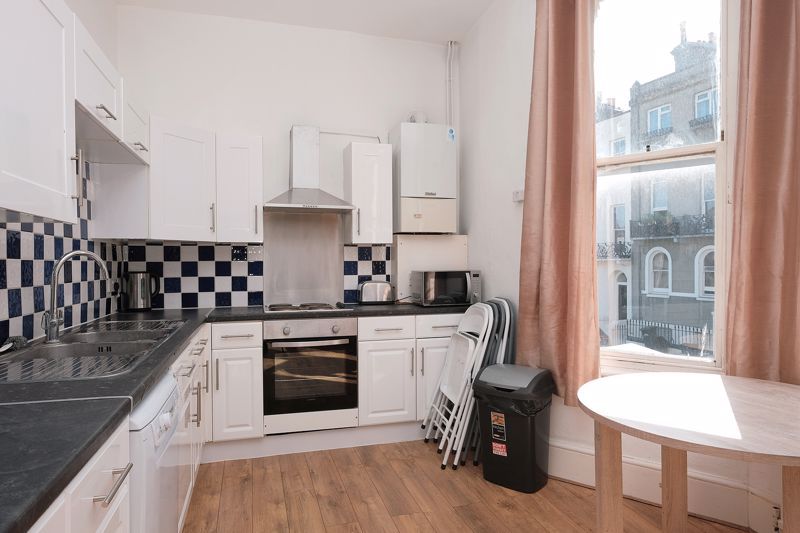 Property photo 2 of 14 Kitchen