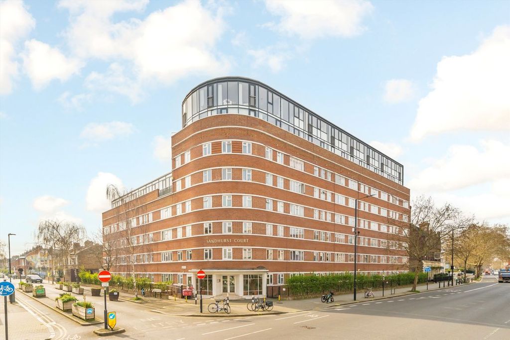 Property photo 1 of 6