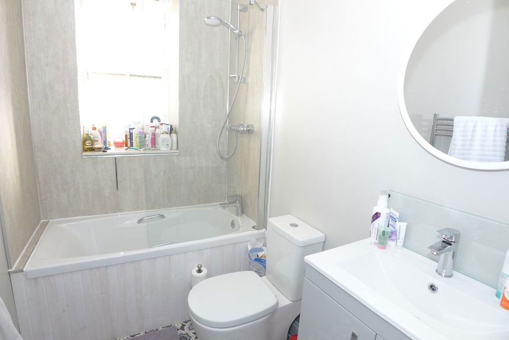 Additional image 10 of 2 bed flat to rent124 North Street, St Andrews KY16