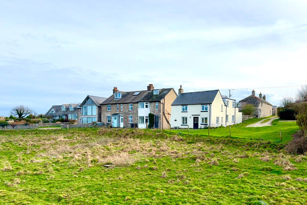 Property photo 1 of 18