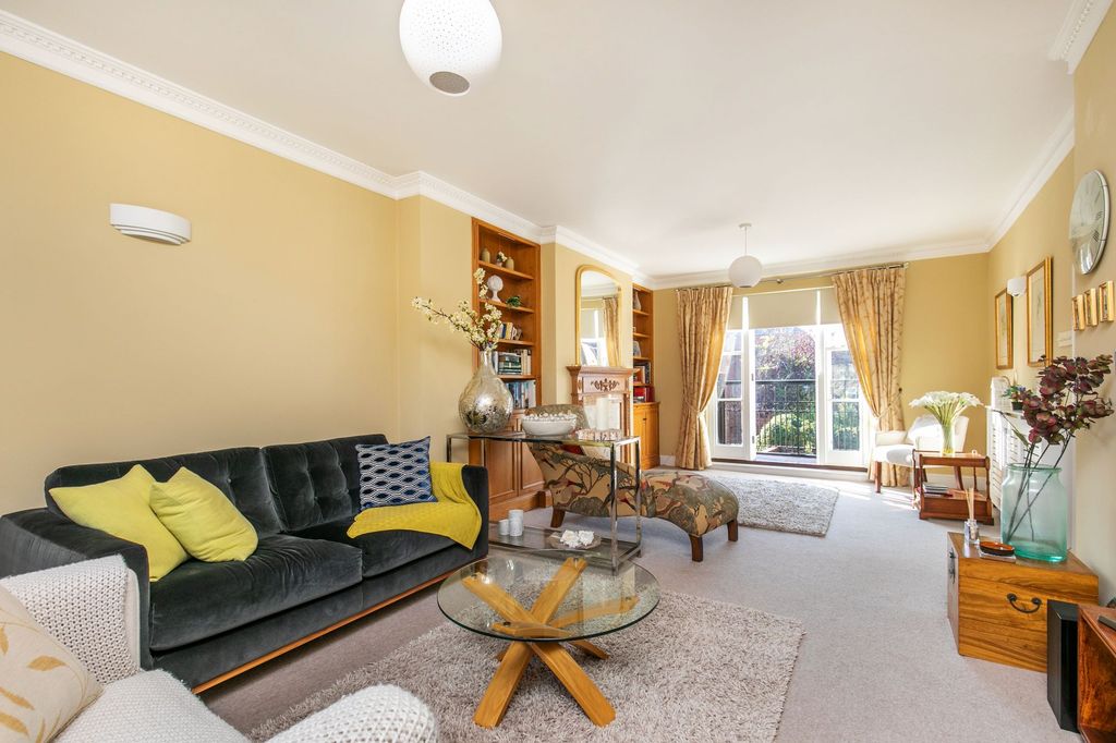 Property photo 3 of 9