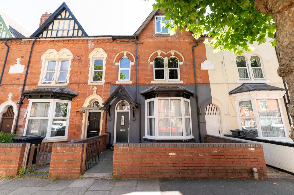 Property photo 2 of 39 02