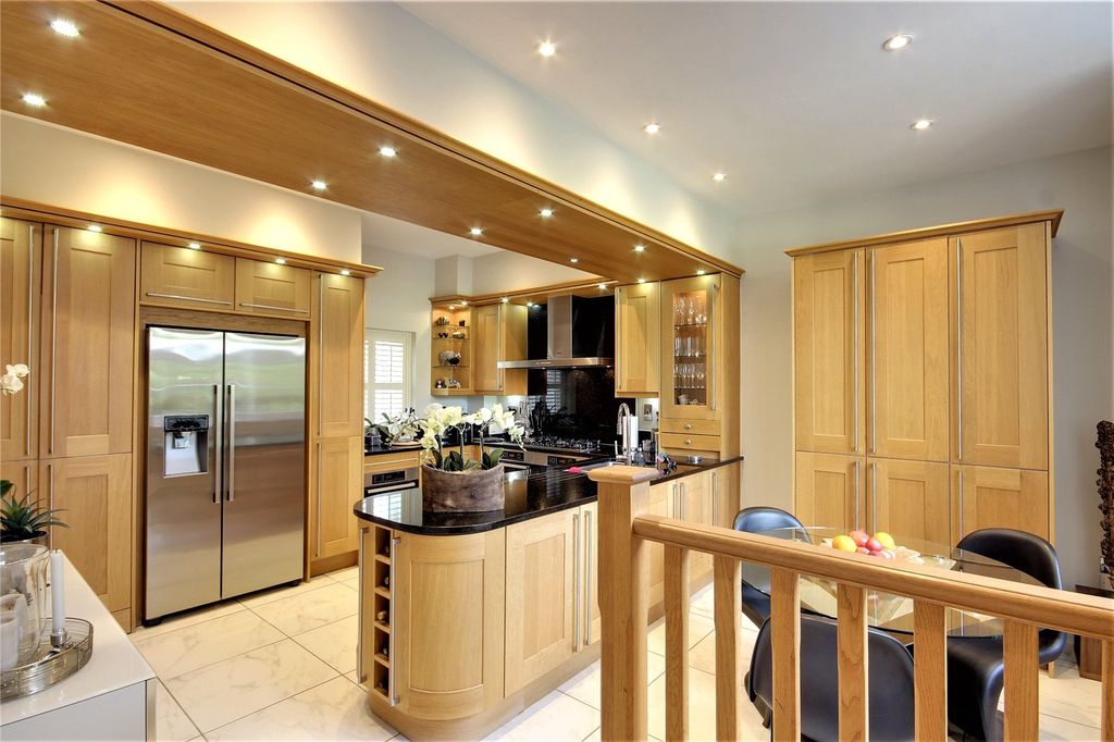 Property photo 3 of 19 Picture No. 29