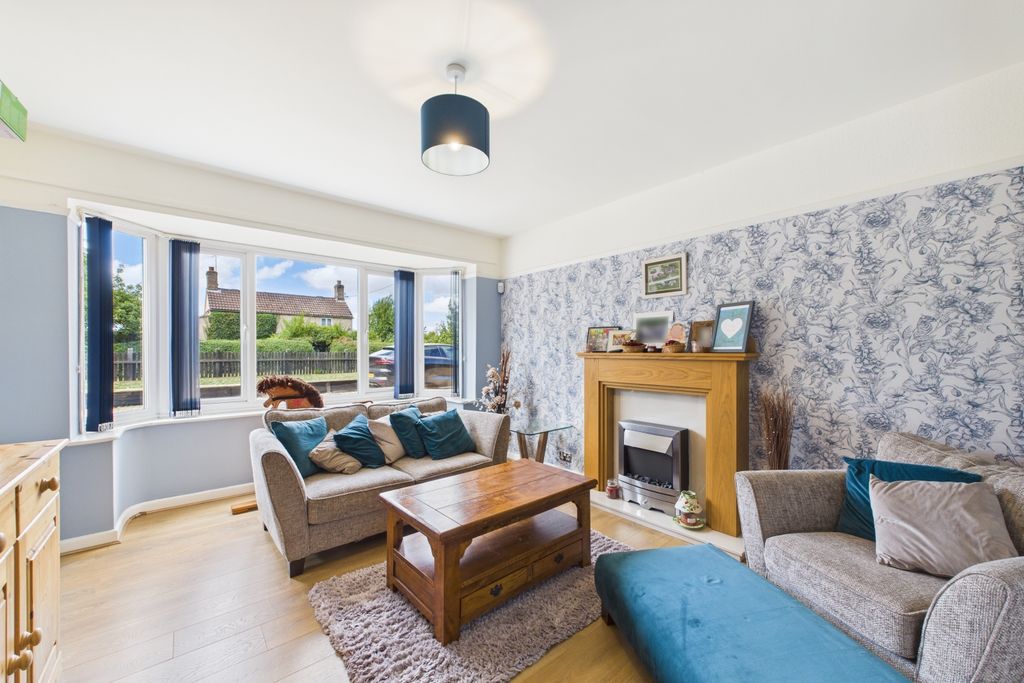 Property photo 3 of 49 Ewemove - Spalding - Living Room