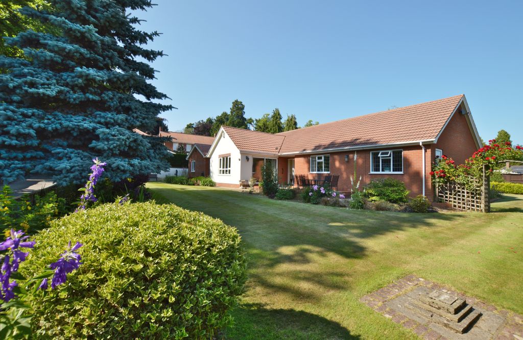 Property photo 2 of 43