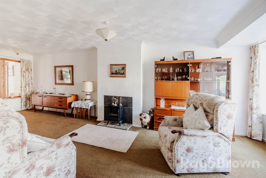 Property photo 2 of 46