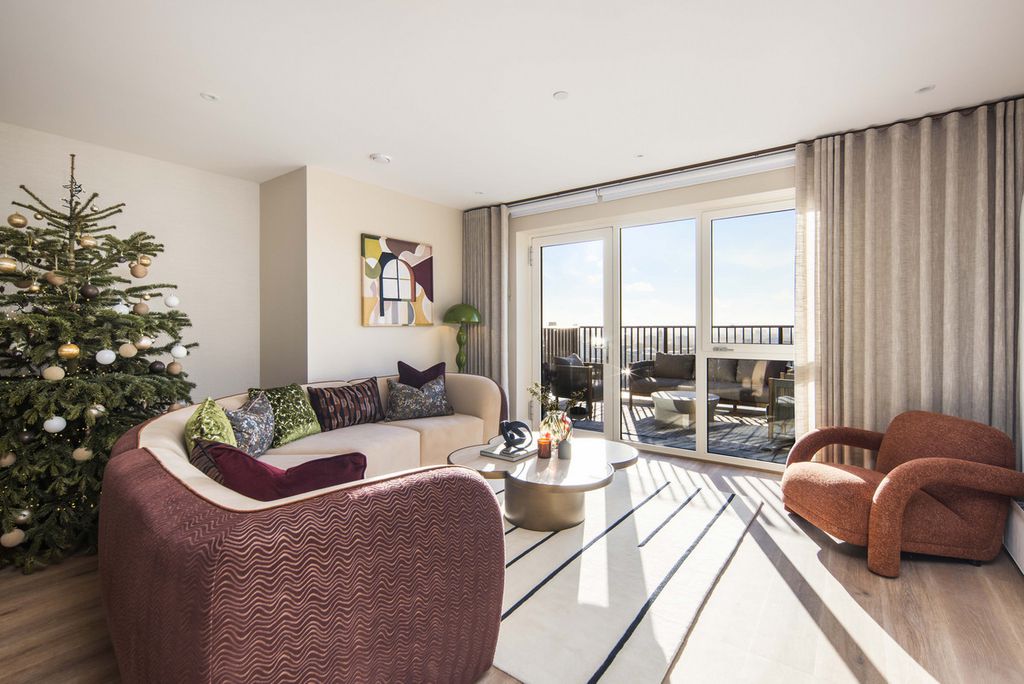 Property photo 1 of 36