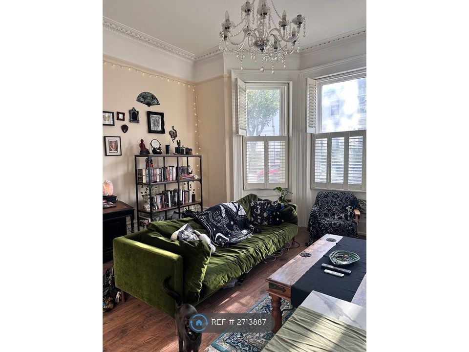 Property photo 2 of 7 Living Room