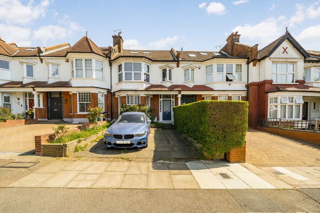Property photo 1 of 8