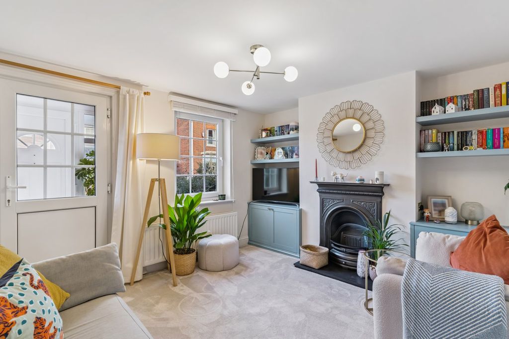 Property photo 2 of 17