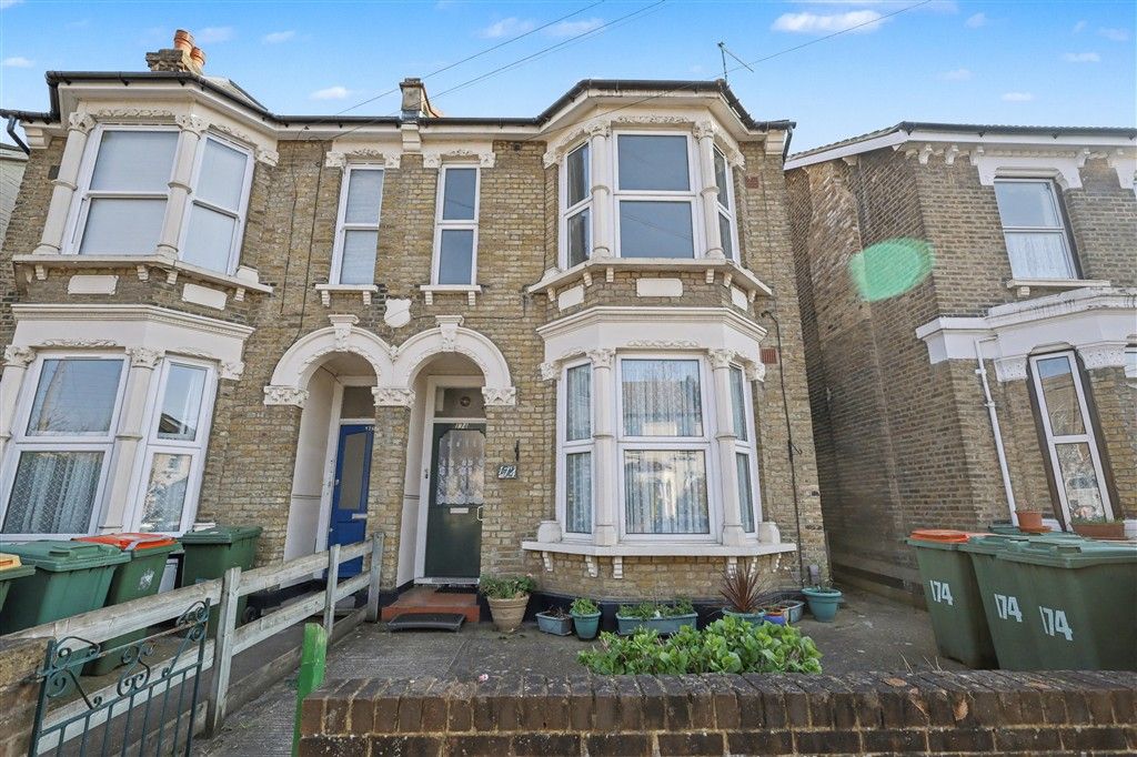 Property photo 1 of 5