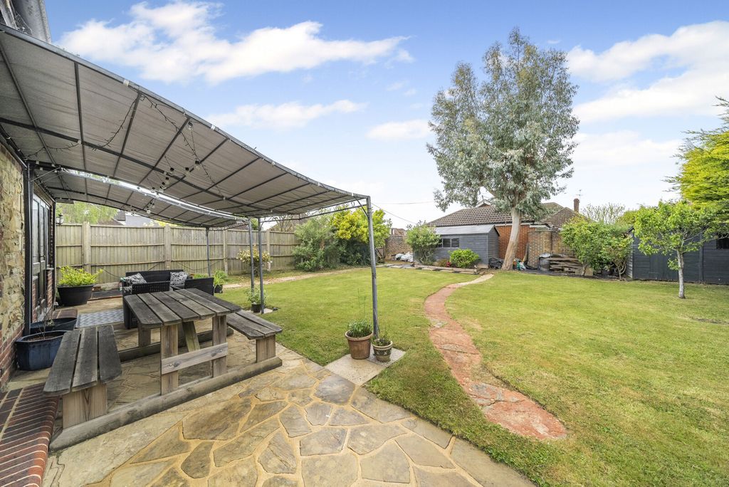 Property photo 2 of 18 2-6818c4B03E1c6-1...