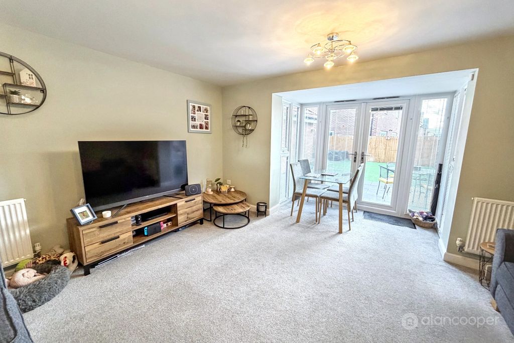Property photo 2 of 15 5557894
