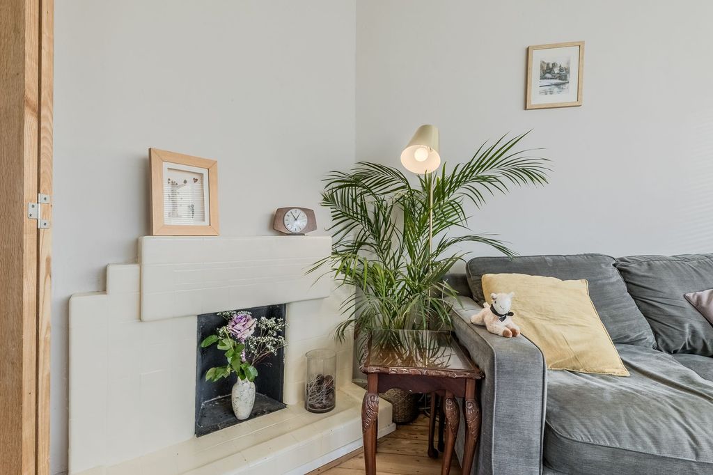 Property photo 3 of 23