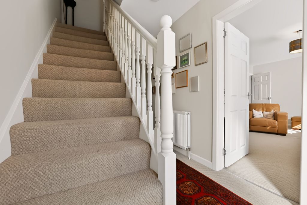 Property photo 2 of 33