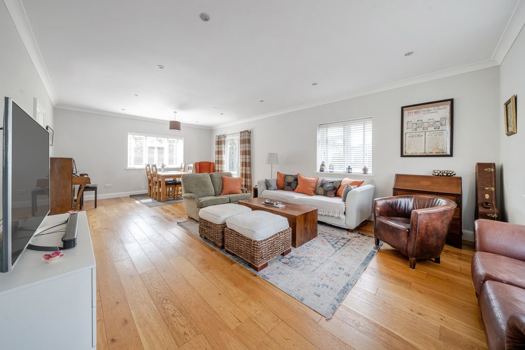 Property photo 2 of 23 1304441-23-6846Fe...