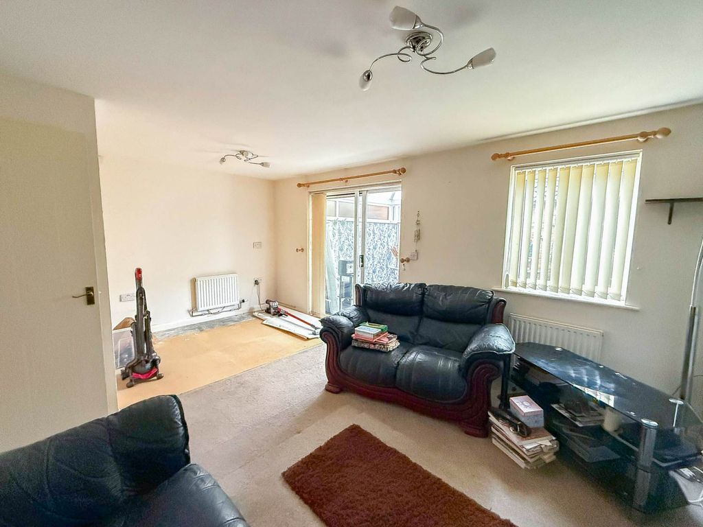 Property photo 3 of 19