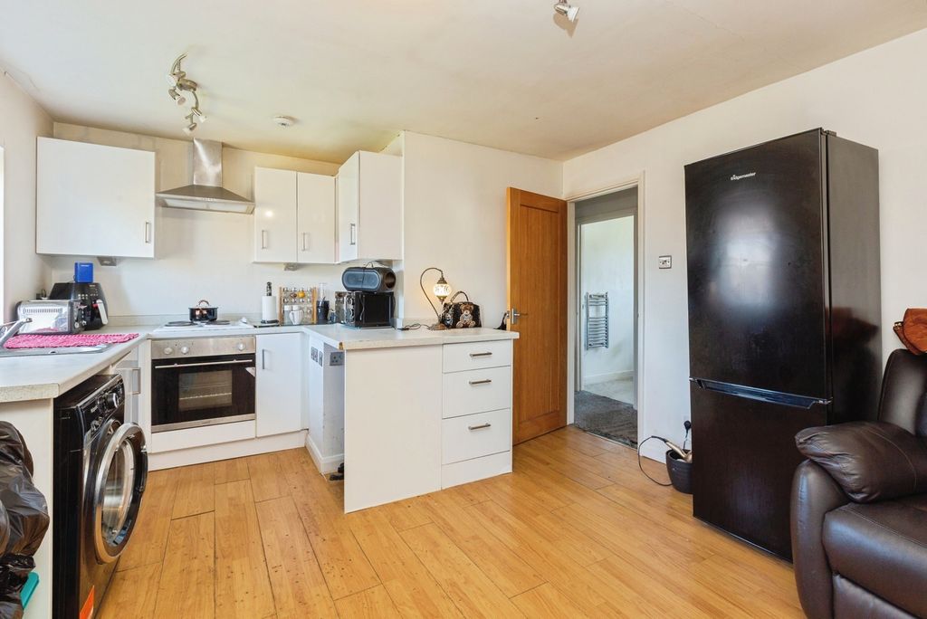 Property photo 2 of 8 Pbox-Img.Jpg