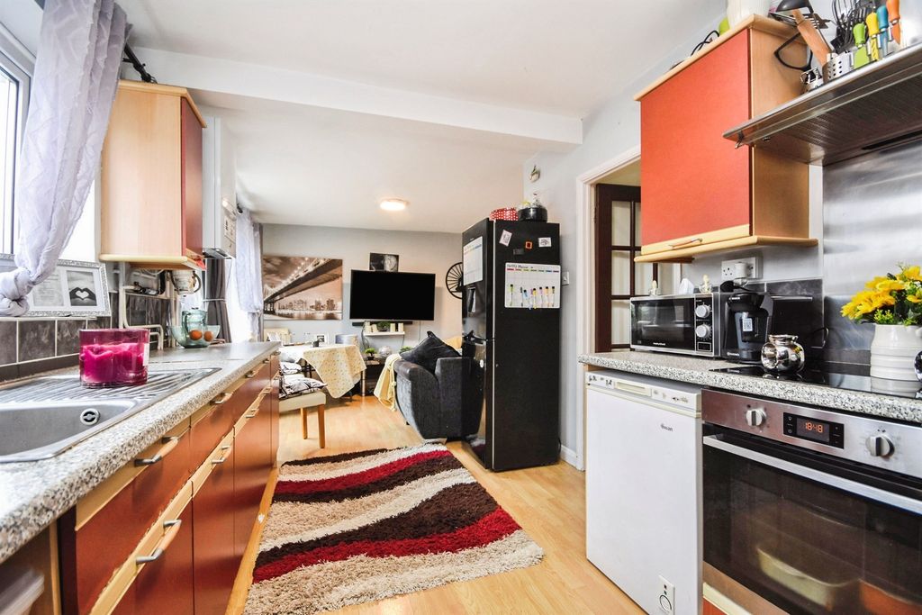 Property photo 2 of 13