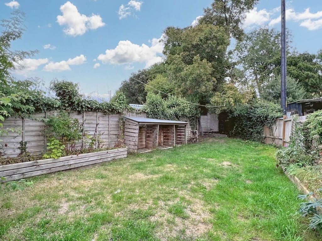 Property photo 2 of 25