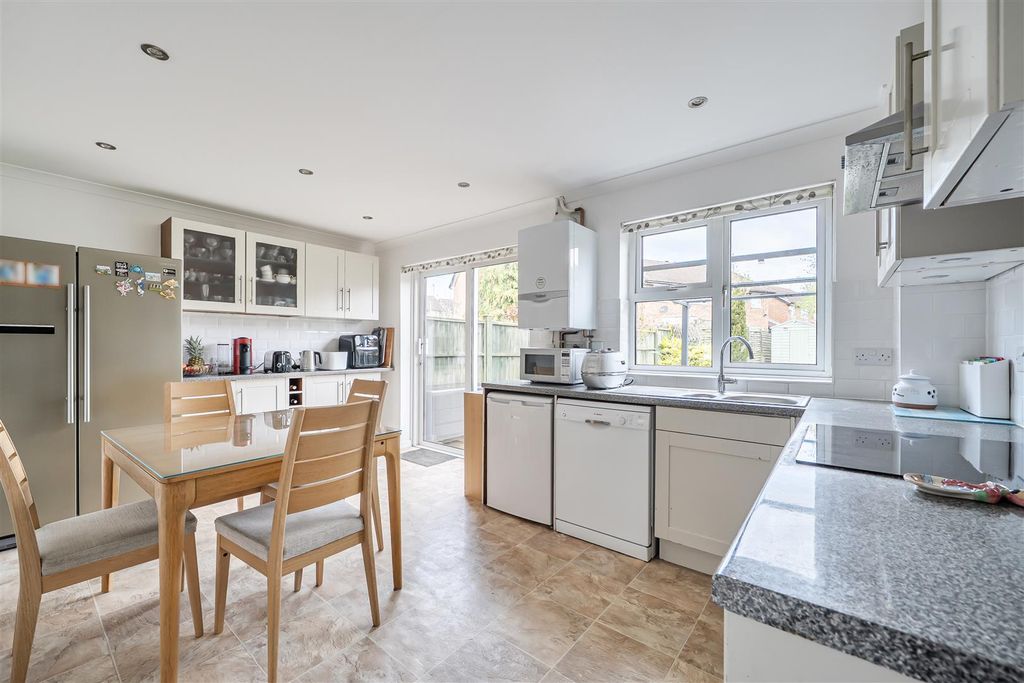 Property photo 3 of 18 1433898-8-69c3B581742Da.Jpg