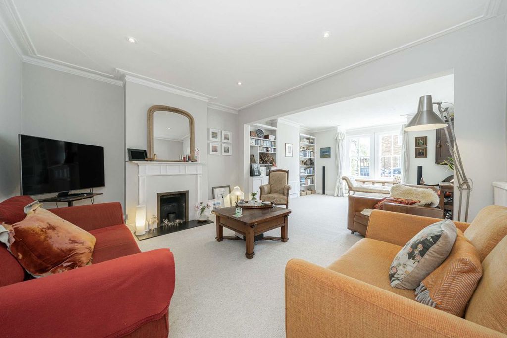 Property photo 2 of 9