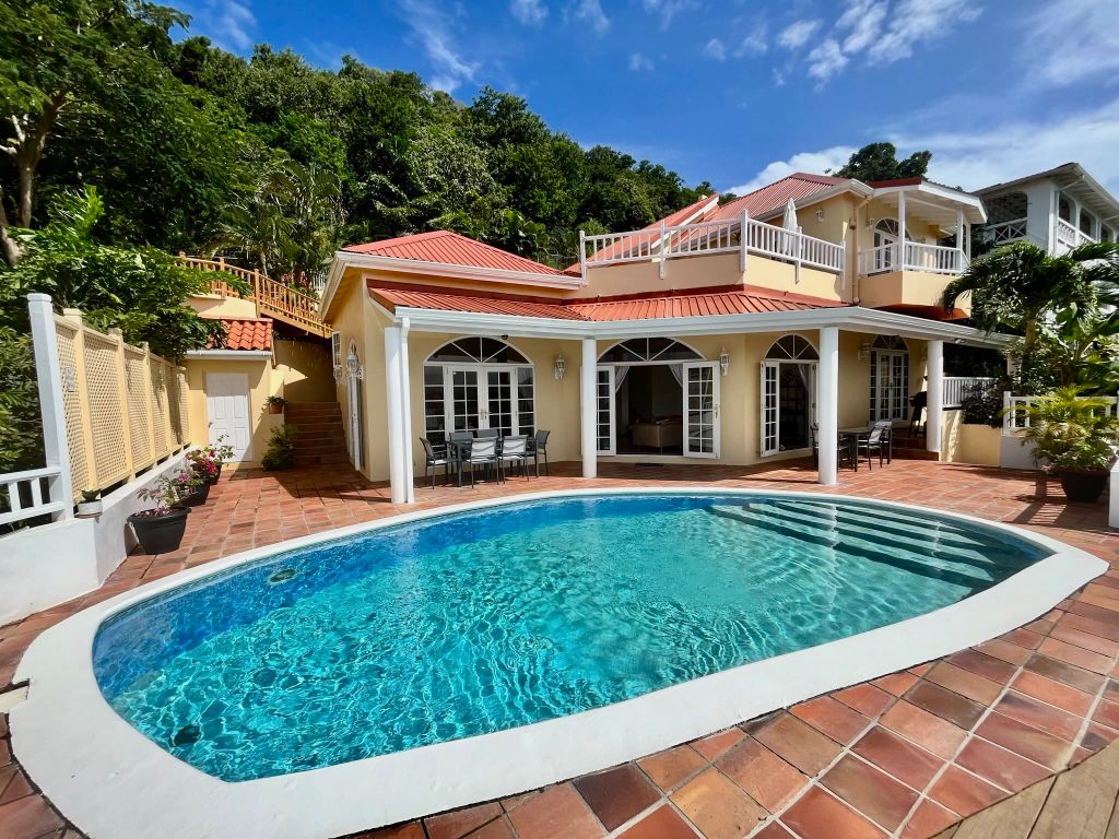 Property photo 1 of 18