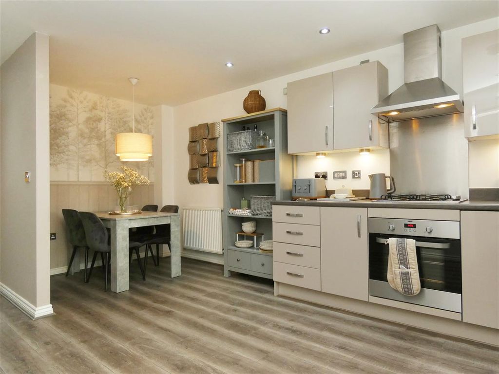 Property photo 2 of 26