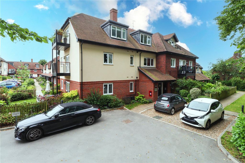 Property photo 1 of 17 Maryland Place