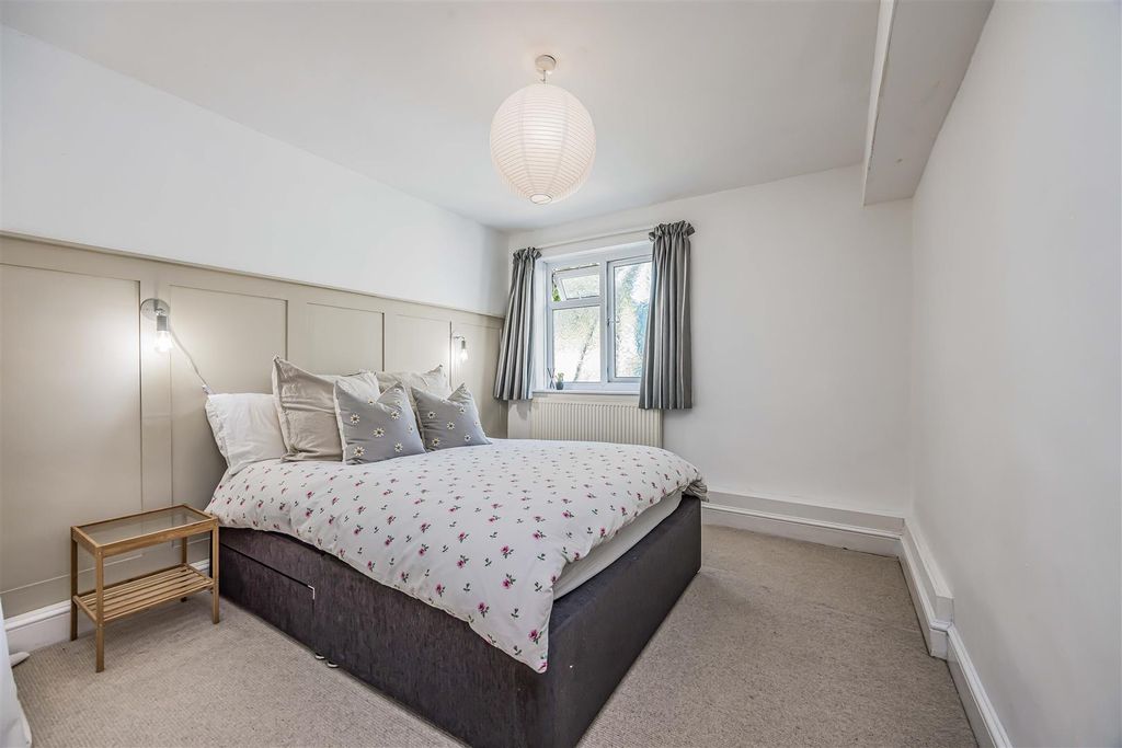 Property photo 3 of 18 Flat 2, 26 Granada Road, Southsea-Small-Porticomar