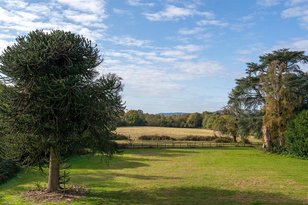 Property photo 3 of 53 25 Holmesdale Park Externals-51.Jpg