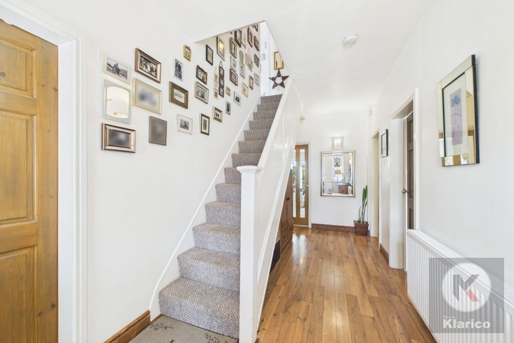 Property photo 2 of 30 Hallway