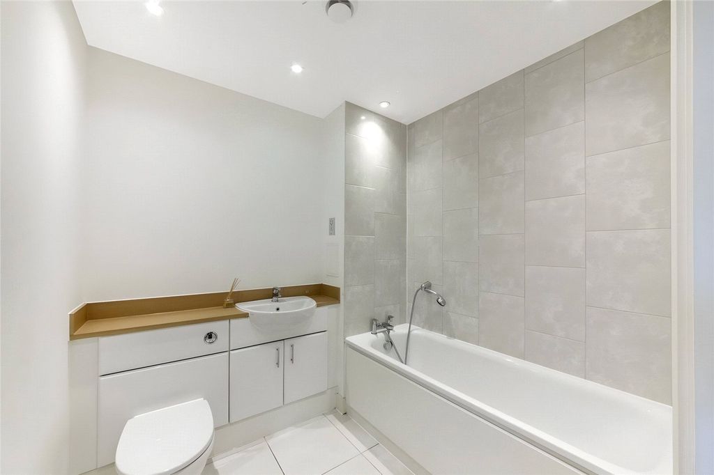 Property photo 3 of 8 Picture No. 06