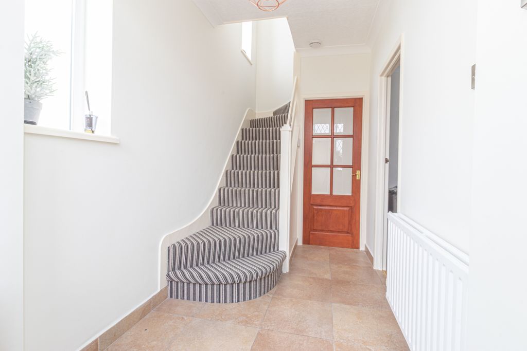 Property photo 2 of 20 Entrance Hallway