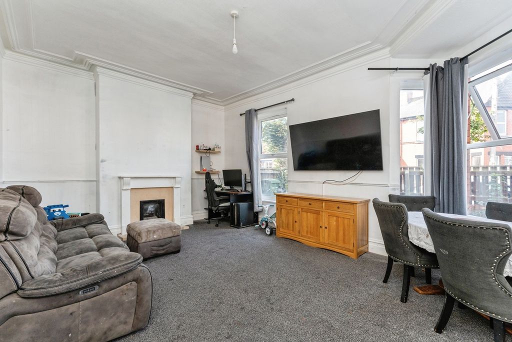 Property photo 2 of 25 Pbox-Img.Jpg