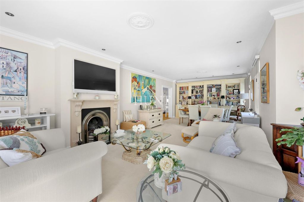 Additional image 4 of 4 bed flat for saleRegents Drive, Repton Park, Woodford Green, Essex IG8