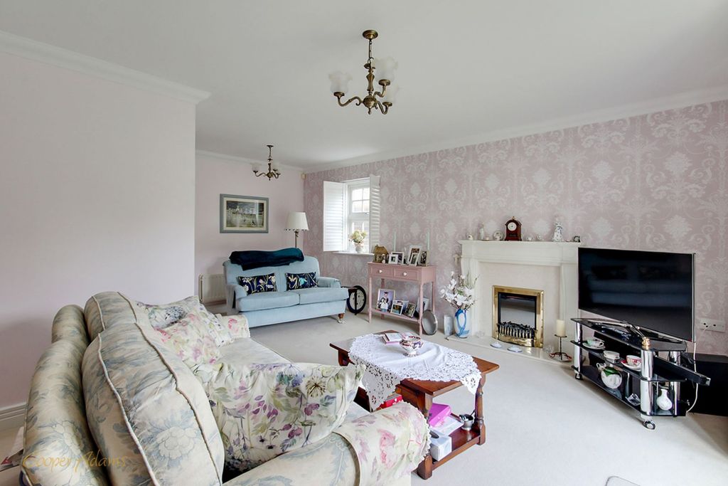 Property photo 2 of 20 Living Room