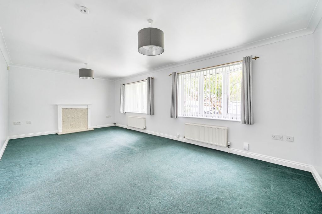 Property photo 3 of 11
