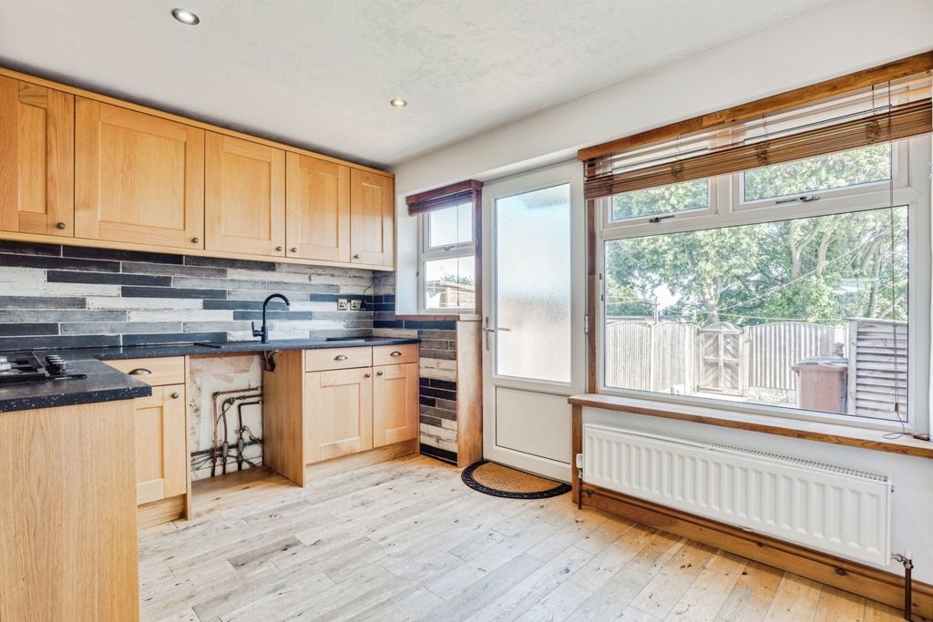 Property photo 3 of 15 Kitchen/Dining Room