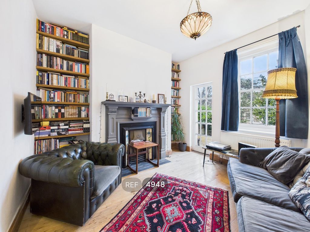 Property photo 2 of 16 Living Room