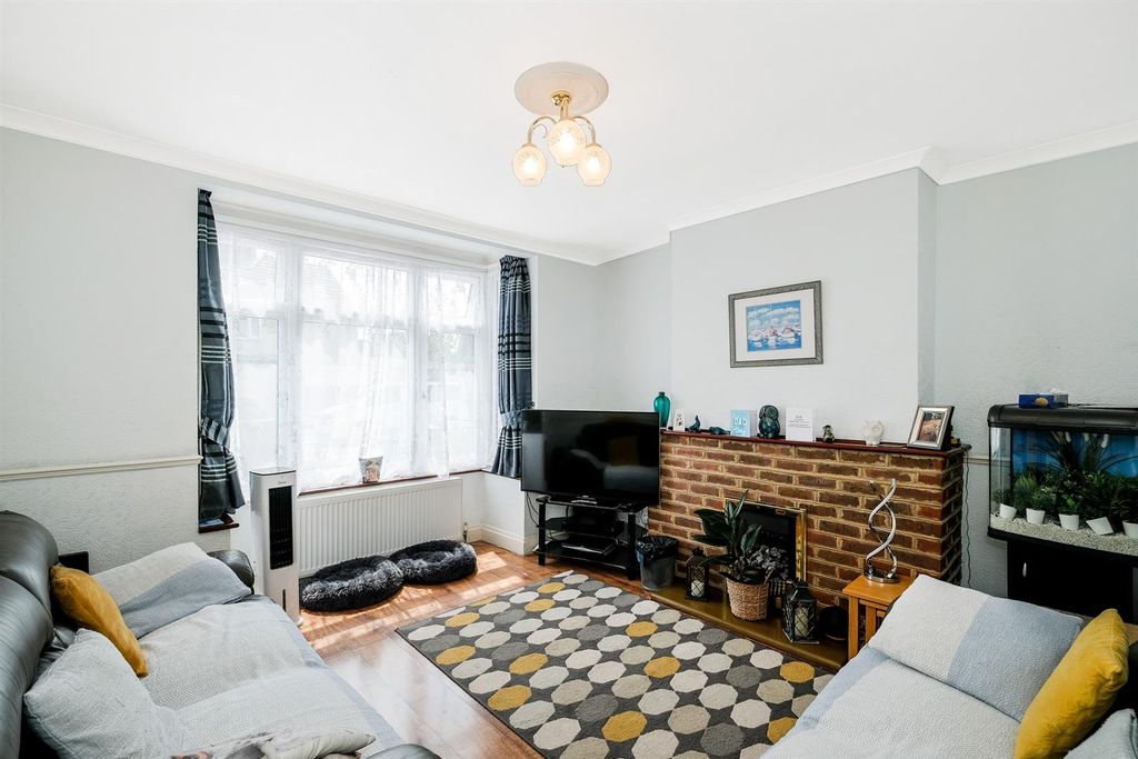 Property photo 2 of 19